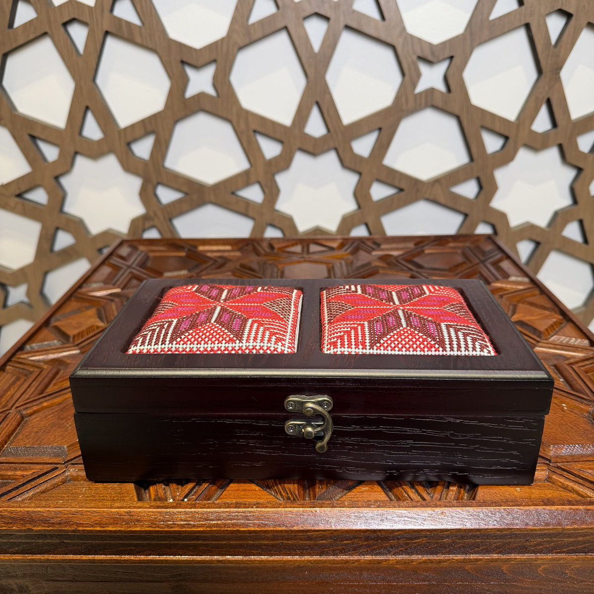 Tatreez Jewelry Box 10 1/.4 in (L) x 6 in (W)