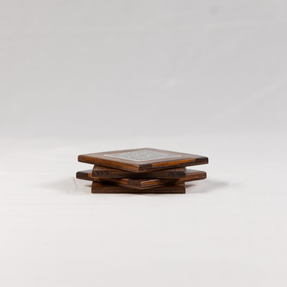 Ceramic & Wood Medium Coaster – Blue Floral Pattern