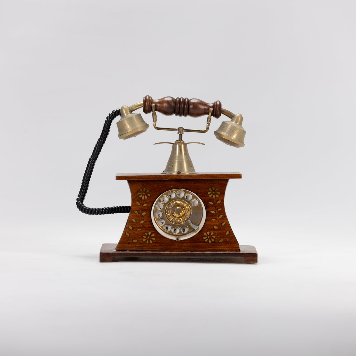 Vintage Elegance Rotary Dial Landline Phones 7 in (L) x 10 in (W) x 7.5 in (H) / Style 2