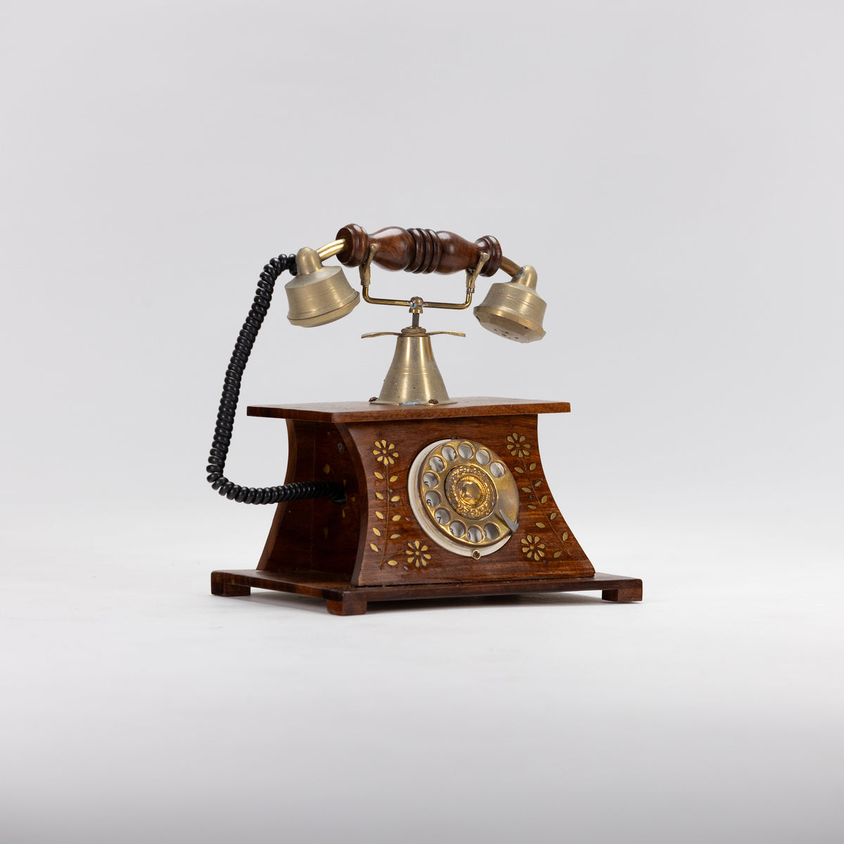 Vintage Elegance Rotary Dial Landline Phones 7 in (L) x 10 in (W) x 7.5 in (H) / Style 2